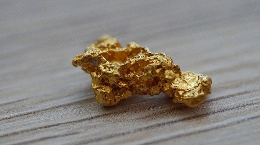 Goldnugget vom Detektor gefunden